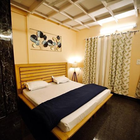 The Location, A Penthouse Hotell Dehradun Eksteriør bilde