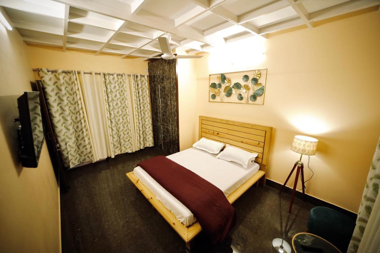 The Location, A Penthouse Hotell Dehradun Eksteriør bilde