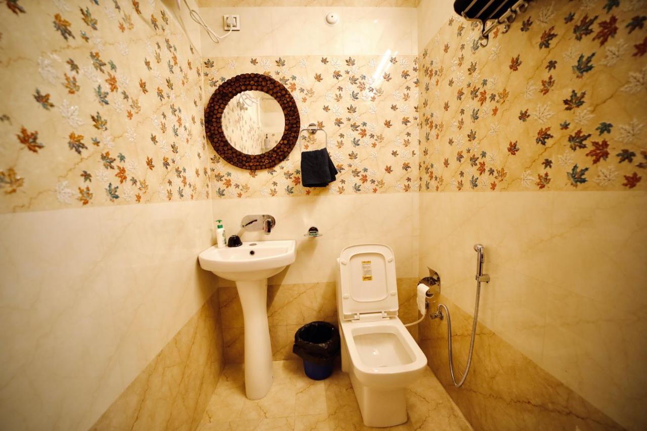 The Location, A Penthouse Hotell Dehradun Eksteriør bilde