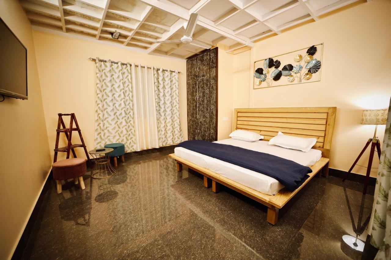 The Location, A Penthouse Hotell Dehradun Eksteriør bilde