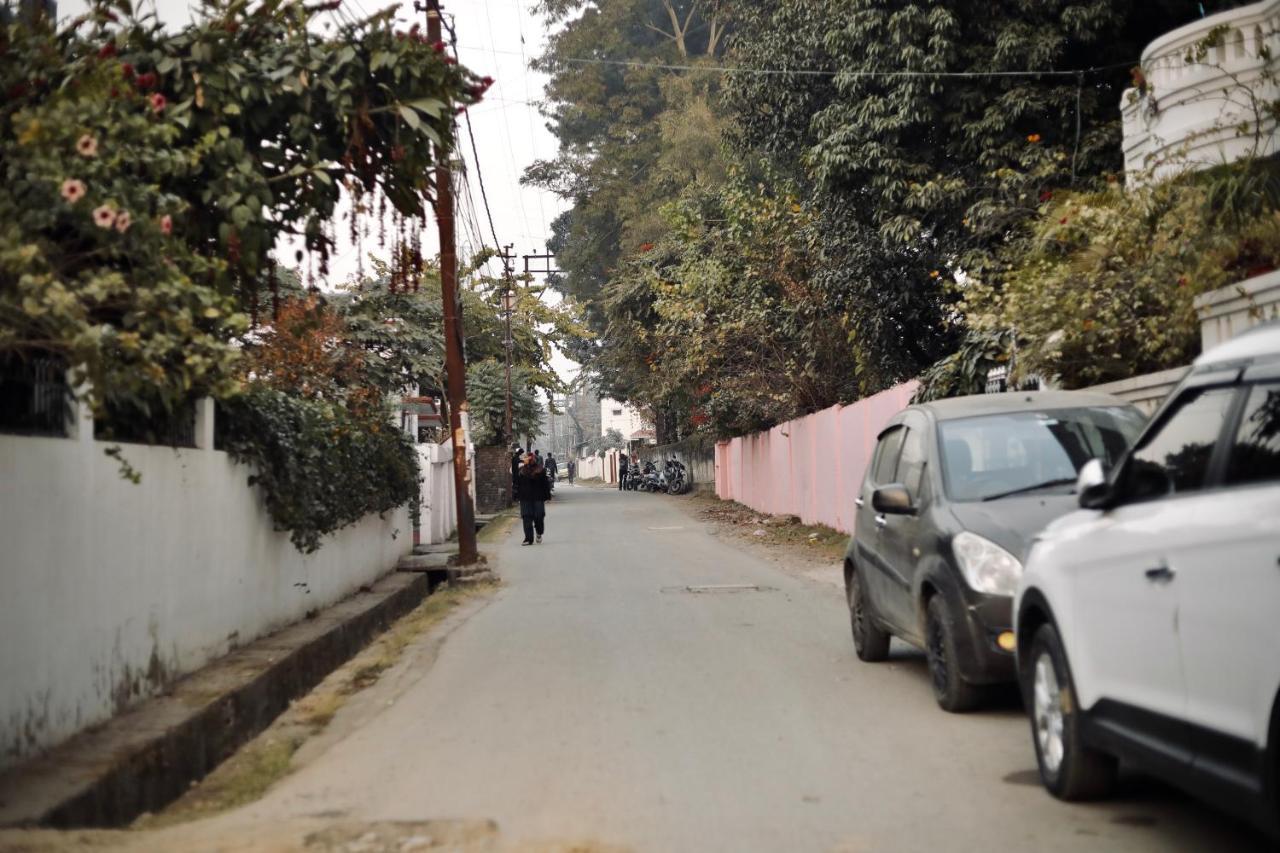 The Location, A Penthouse Hotell Dehradun Eksteriør bilde