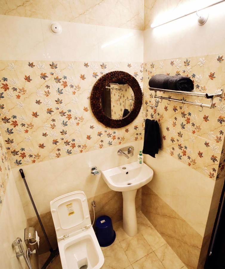 The Location, A Penthouse Hotell Dehradun Eksteriør bilde