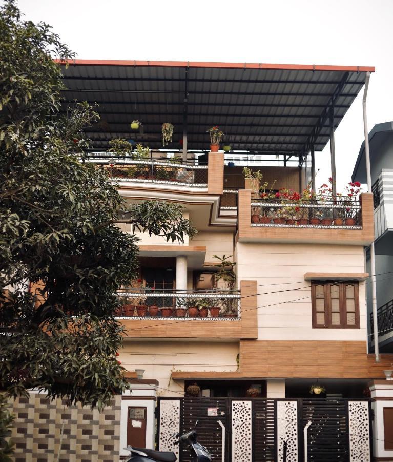 The Location, A Penthouse Hotell Dehradun Eksteriør bilde